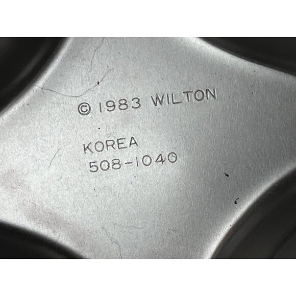 Wilton 1983 Mini Pumpkin Cake Pan 6-Cavity Halloween Baking Mold Vintage Aluminu - Picture 4 of 7